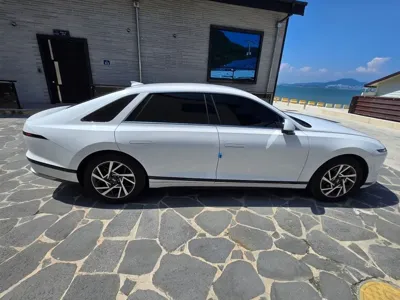 Hyundai Grandeur 2024, 26100 км, за 14546.41 USD