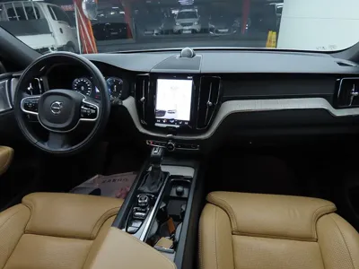 Volvo XC60 2019, 53722 км, за 21143.04 USD