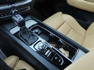 Volvo XC60 2019, 53722 км, за 21143.04 USD - фото 13