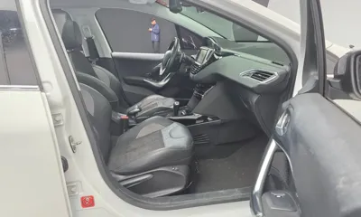 Peugeot 2008 2015, 122503 км, за 2576.81 USD - фото 10