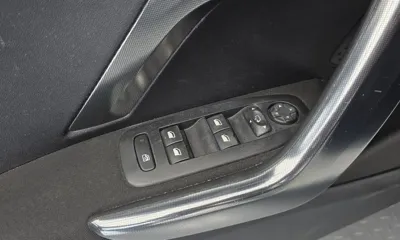 Peugeot 2008 2015, 122503 км, за 2576.81 USD - фото 18