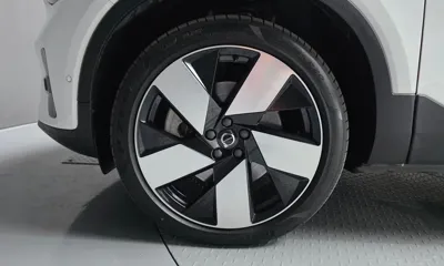 Volvo C40 2023, 27736 км, за 28013.04 USD