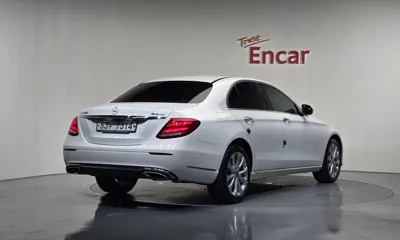 Mercedes-Benz E-Class 2019, 79454 км, за 19450.97 USD