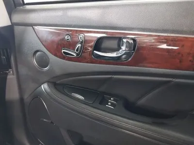 Hyundai Equus 2011, 124638 км, за 3957.71 USD - фото 12