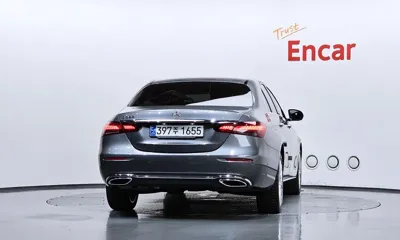 Mercedes-Benz E-Class 2023, 61296 км, за 24281.21 USD