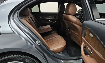 Mercedes-Benz E-Class 2023, 61296 км, за 24097.73 USD - фото 11