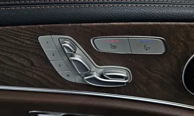 Mercedes-Benz E-Class 2023, 61296 км, за 24097.73 USD - фото 19