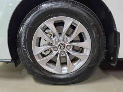 Toyota Sienna 2025, 6105 км, за 43258.5 USD