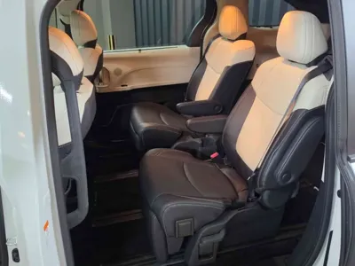 Toyota Sienna 2025, 6105 км, за 43258.5 USD - фото 11