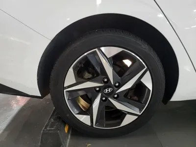 Hyundai Avante 2023, 89721 км, за 8533.54 USD