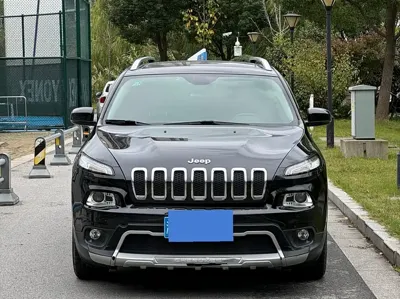 Jeep Cherokee 2017, 72000 км, за 4199.26 USD