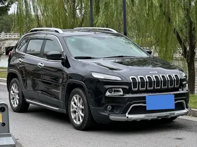 Jeep Cherokee 2017, 72000 км, за 4199.26 USD