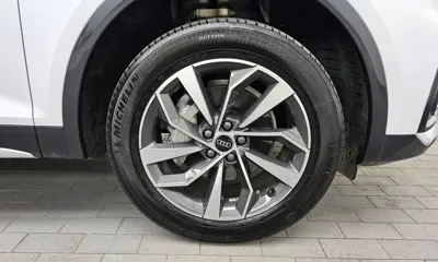 Audi Q5 2023, 16241 км, за 30662.23 USD