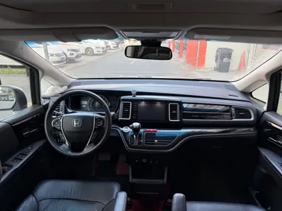Honda Elysion 2021, 68000 км, за 23071.95 USD