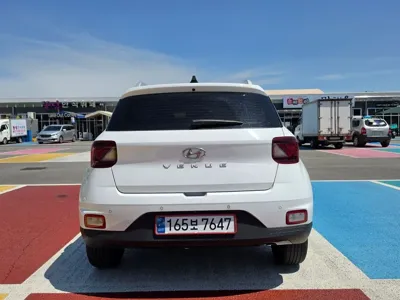 Hyundai Venue 2021, 45200 км, за 11265.22 USD