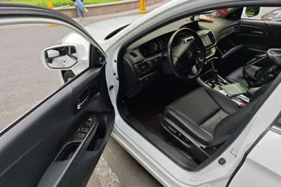 Honda Accord 2016, 130100 км, за 8730 USD - фото 16