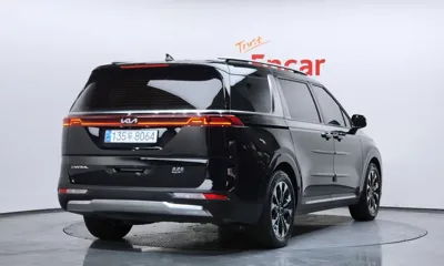 Kia Canival 2023, 54743 км, за 18307.73 USD