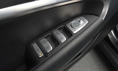 Genesis G70 2021, 63409 км, за 19889.72 USD - фото 29