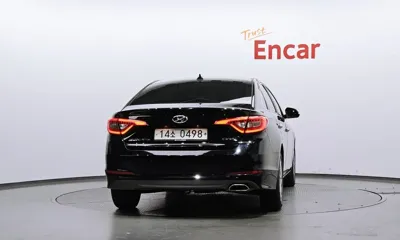 Hyundai Sonata 2016, 159563 км, за 4494.98 USD