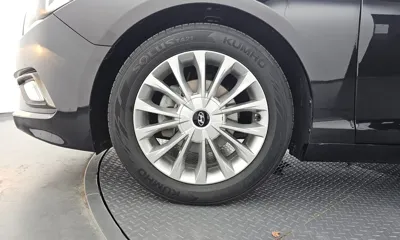 Hyundai Sonata 2016, 159563 км, за 4494.98 USD