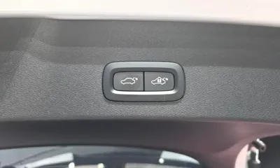 Volvo C40 2023, 50577 км, за 25928.84 USD - фото 31