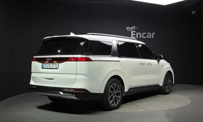 Kia Canival 2023, 83352 км, за 14626.53 USD