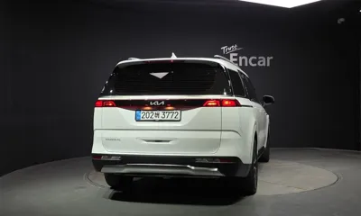 Kia Canival 2023, 83352 км, за 14626.53 USD