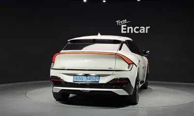 Kia EV6 2022, 34076 км, за 23939.65 USD