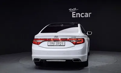 Hyundai Grandeur 2016, 88017 км, за 6742.47 USD