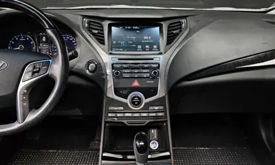 Hyundai Grandeur 2016, 88017 км, за 6742.47 USD - фото 17