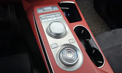 Genesis GV70 2021, 69367 км, за 24418.82 USD - фото 9