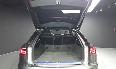 Audi Q8 2022, 42835 км, за 98463.96 USD - фото 20