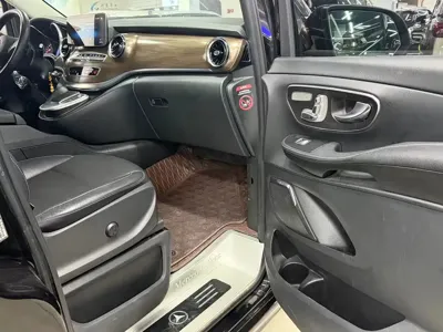 Mercedes-Benz V-Class 2021, 75000 км, за 35019.92 USD - фото 7