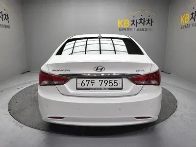 Hyundai Sonata 2014, 42794 км, за 4529.34 USD