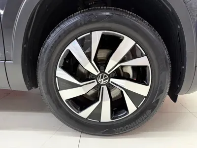 Volkswagen Tayron 2022, 42000 км, за 20512.37 USD