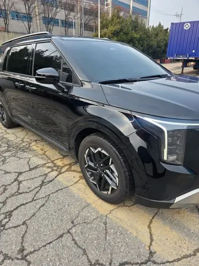 Kia Canival 2025, 18000 км, за 17785.86 USD