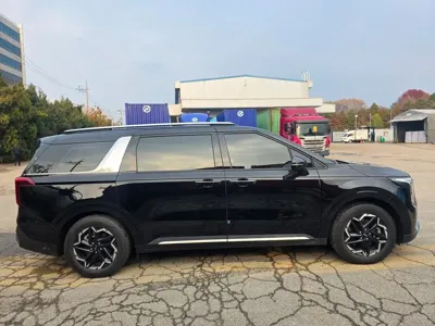 Kia Canival 2025, 18000 км, за 17785.86 USD