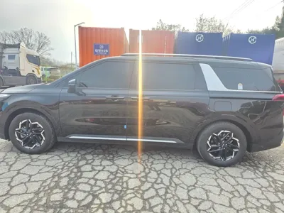 Kia Canival 2025, 18000 км, за 17785.86 USD