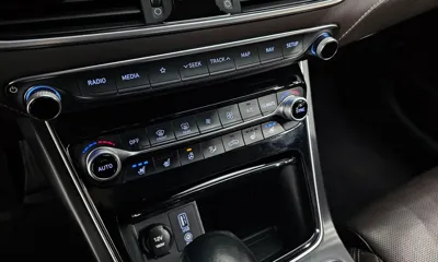 Hyundai Grandeur 2019, 168118 км, за 7358.21 USD - фото 28