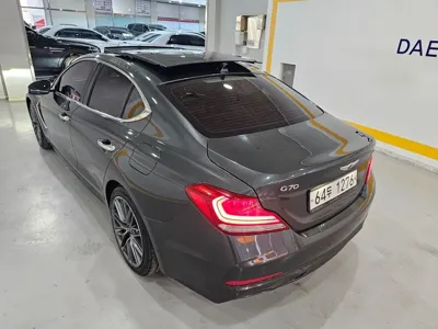 Genesis G70 2018, 178216 км, за 10093.11 USD