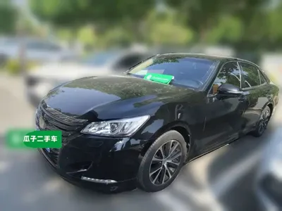 Toyota Crown · 2018 год