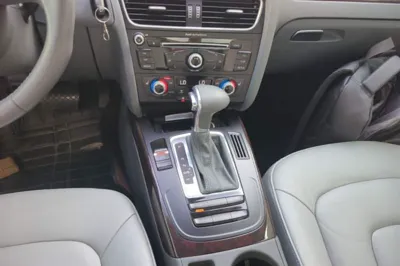 Audi A4L 2015, 70400 км, за 11220 USD
