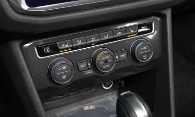 Volkswagen Tiguan 2020, 100861 км, за 16588.62 USD - фото 30