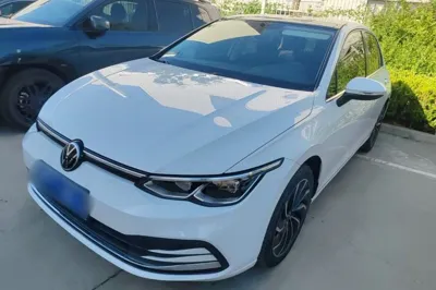Volkswagen Golf · 2023 год