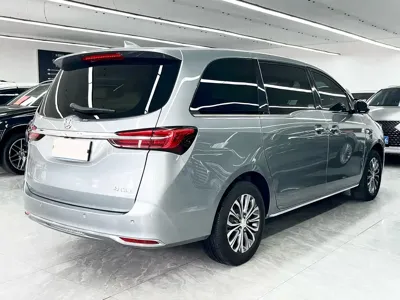 Buick GL8 2024, 30000 км, за 20512.37 USD
