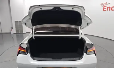 Hyundai Avante 2021, 57721 км, за 10944.63 USD - фото 32