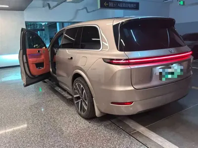 Li Auto Li L9 2023, 102000 км, за 31635.64 USD