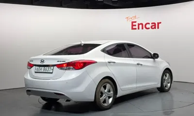 Hyundai Avante 2012, 133927 км, за 2444.66 USD