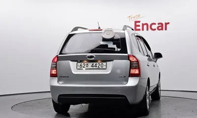 Kia Carens 2009, 48457 км, за 2947.35 USD
