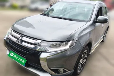 Mitsubishi Outlander · 2018 год
